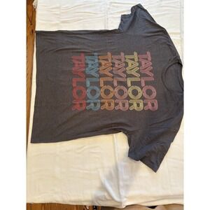 "TAYLOR" T SHIRT.